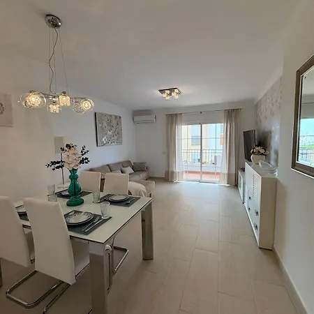 Apto Moderno Y Familiar Junto Al Mar Apartment *